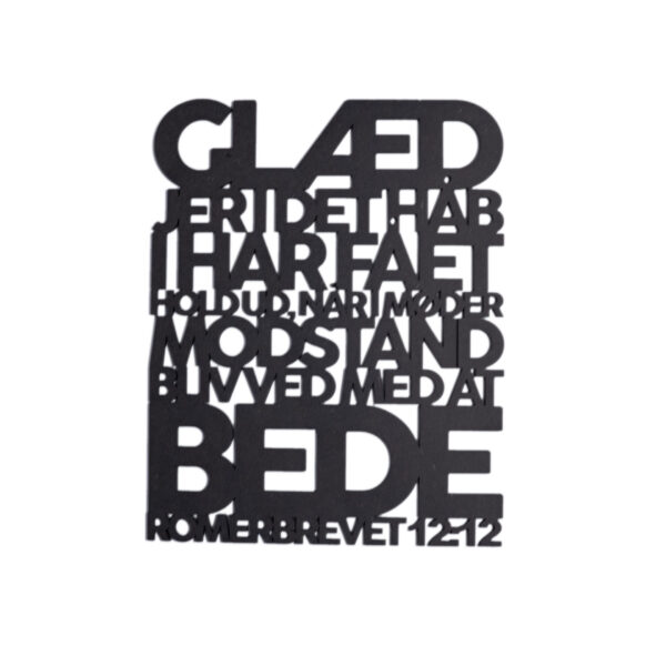 Glæd jer i det håb | Træskilt | Romerbrevet 12:12 | Bibelvers
