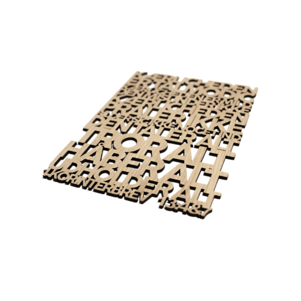 Kærligheden er tålmodig 1.0 Kærligheden er tålmodig | Træskilt | 1. Korinterbrev 13:4-7 | Bibelvers